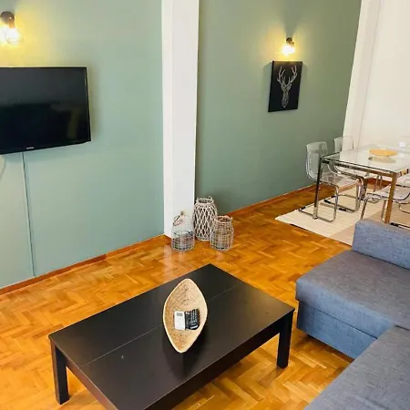 Cozy Apartment In Central Athens - Sleeps 6-3
